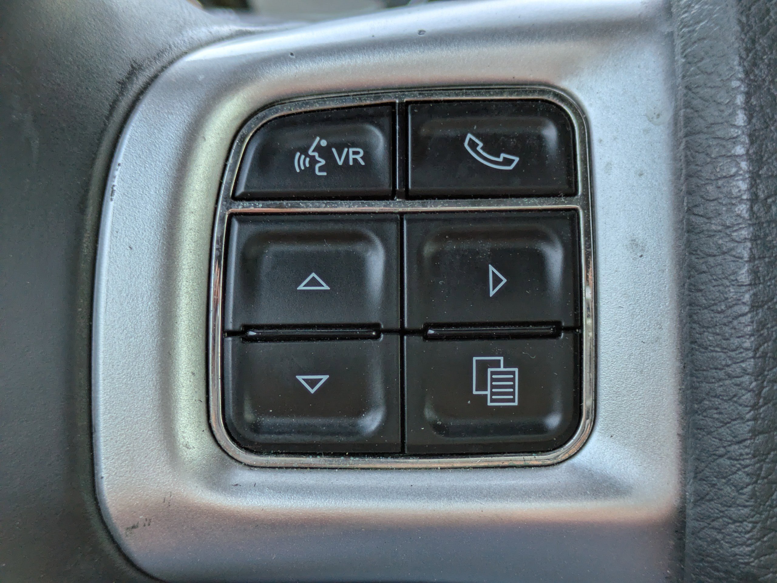 Used 2013 Dodge Challenger R/T image 24