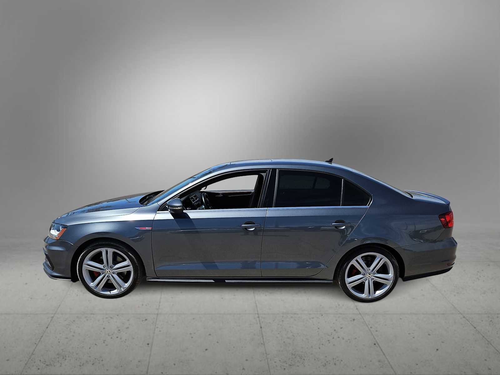 Used 2017 Volkswagen Jetta GLI FWD image 5
