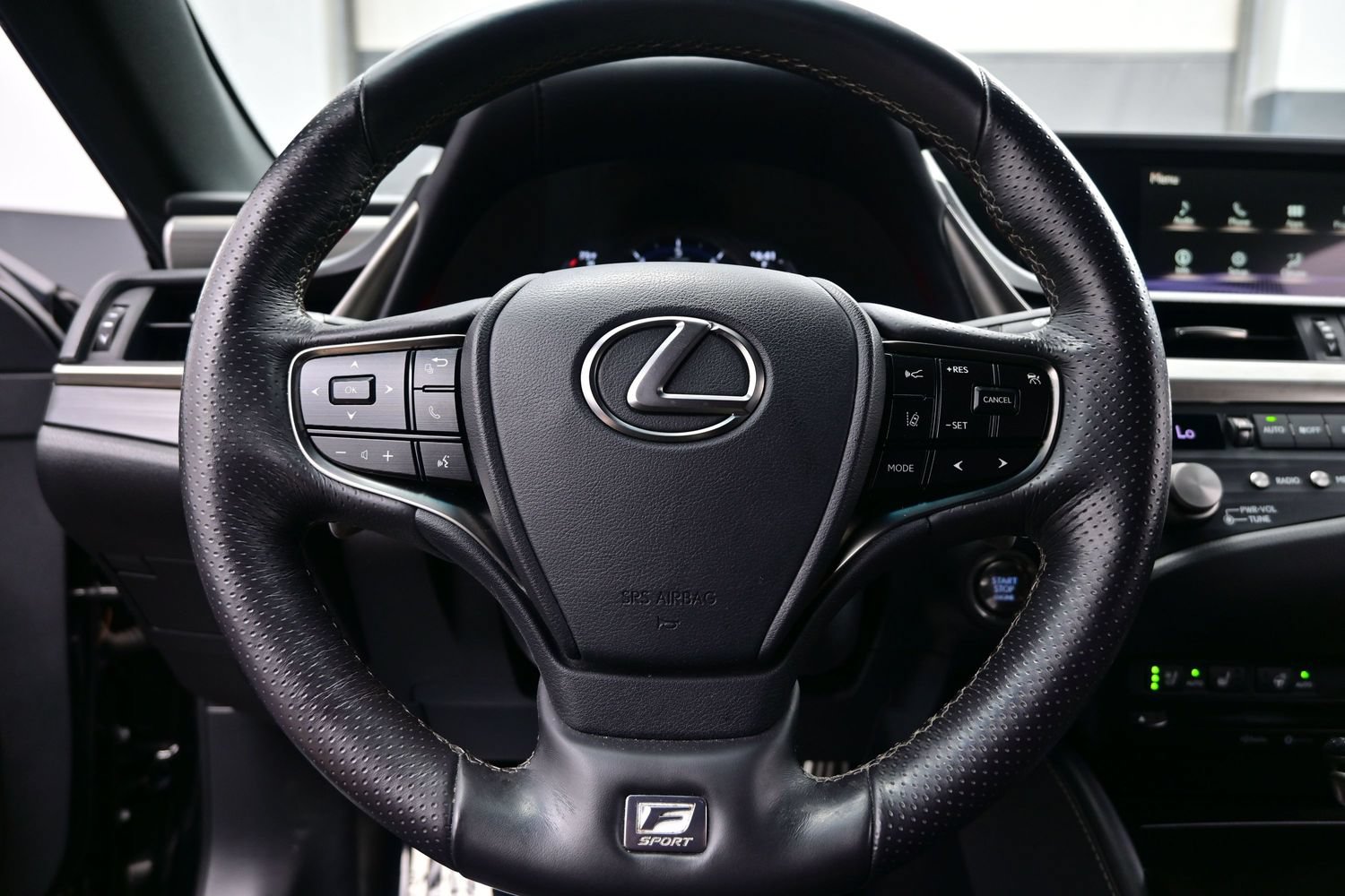 Used 2021 Lexus ES 250 F Sport w/ Accessory Package 2 AWD/4WD image 29