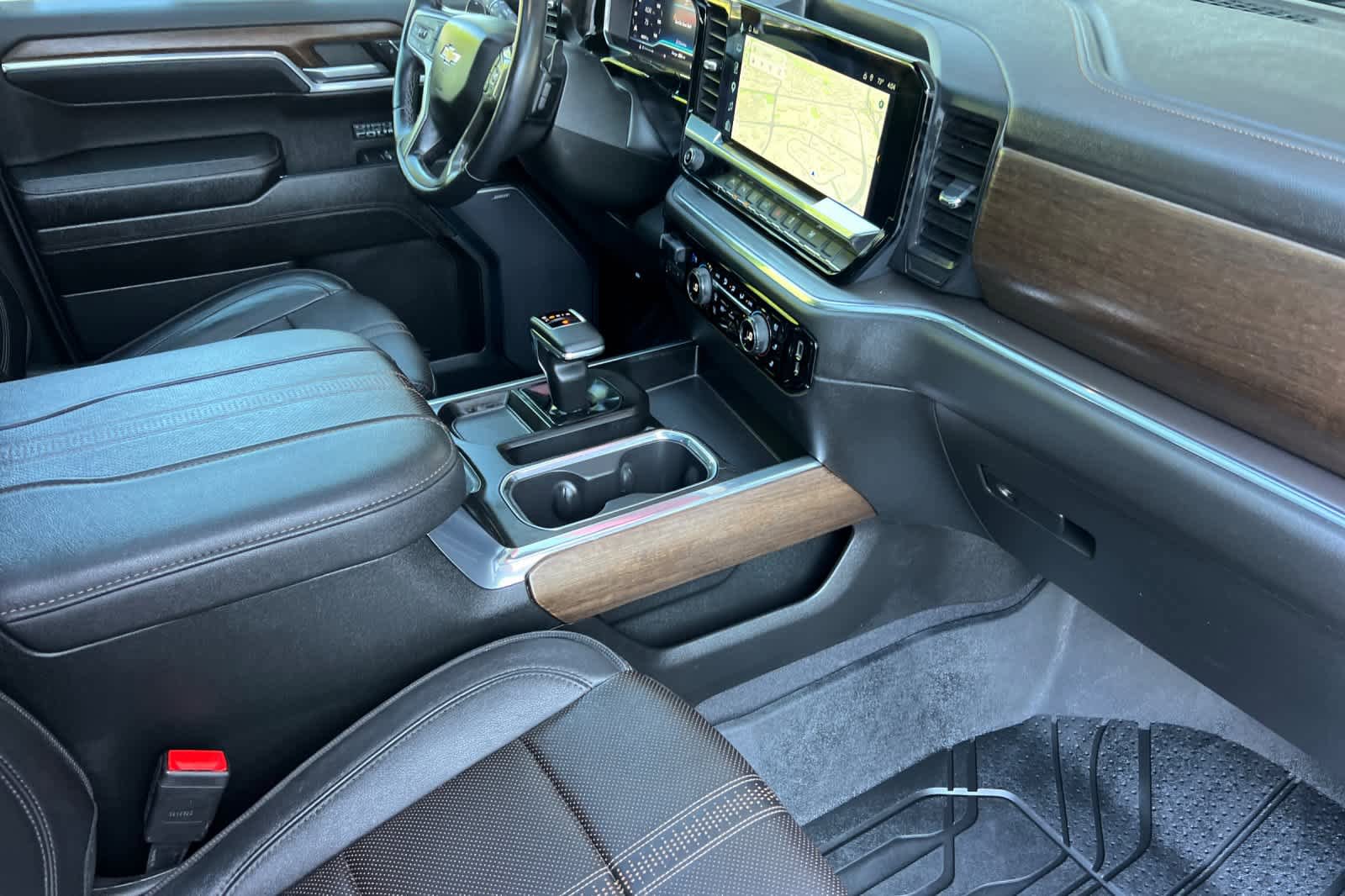 Used 2023 Chevrolet Silverado 1500 High Country w/ High Country Premium Package AWD/4WD image 16