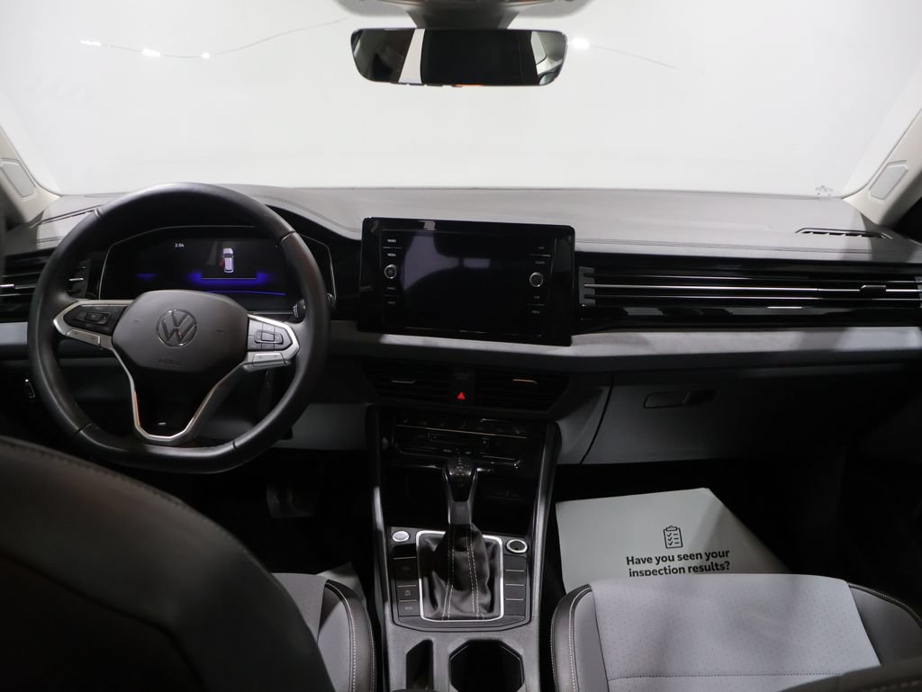 Used 2025 Volkswagen Jetta SE FWD image 18