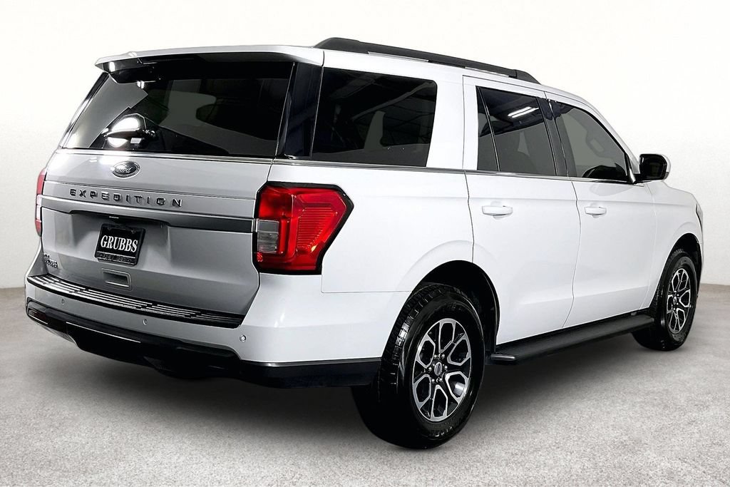 Used 2024 Ford Expedition XLT RWD image 4