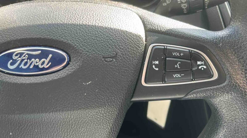 Used 2018 Ford Focus SE FWD image 22