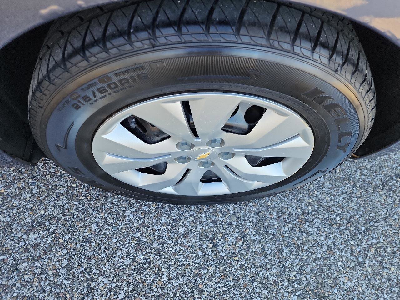 Used 2014 Chevrolet Cruze LS image 18