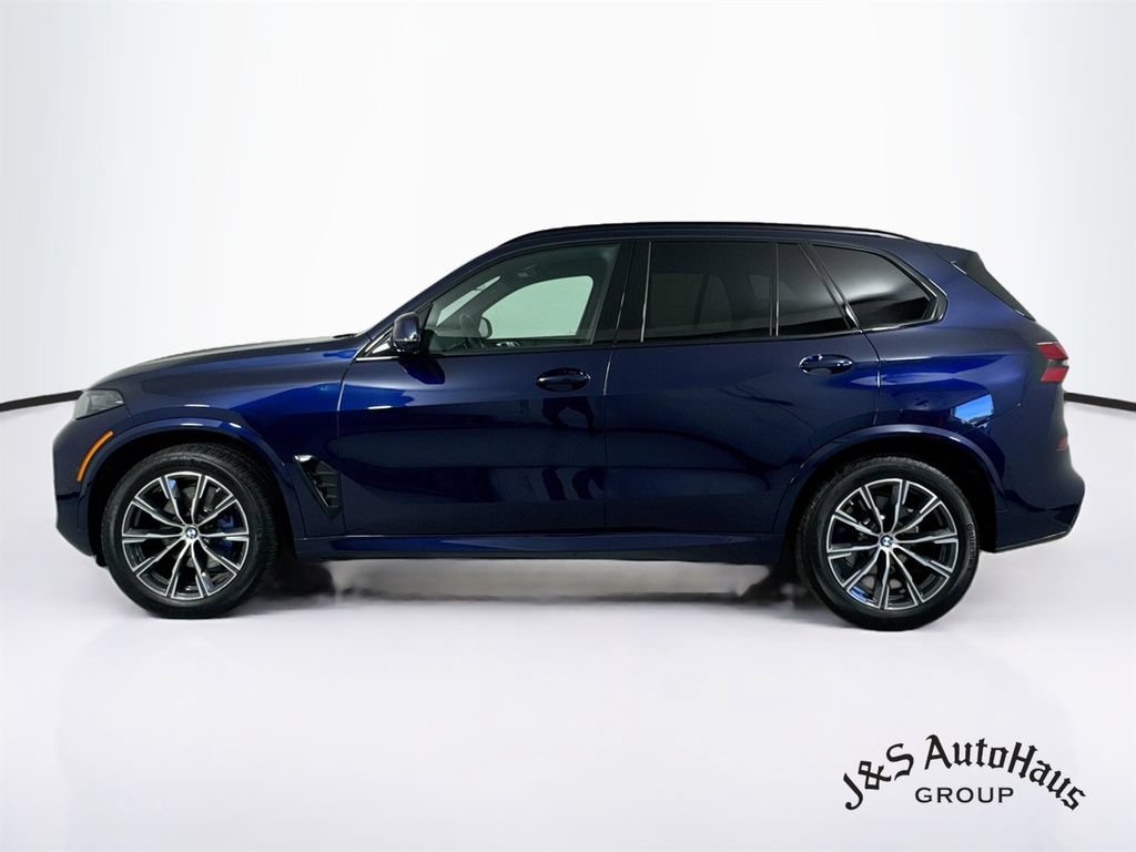 Used 2025 BMW X5 xDrive40i w/ M Sport Package AWD/4WD image 4