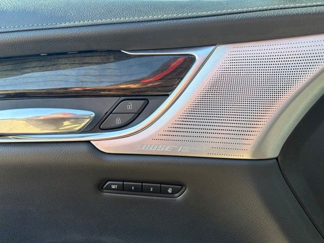 Used 2022 Cadillac XT6 Premium Luxury image 10