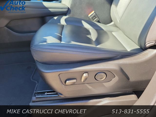 Used 2025 Chevrolet Suburban LT AWD/4WD image 24