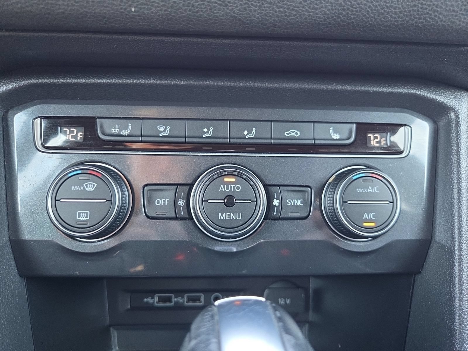Used 2019 Volkswagen Tiguan SEL Premium R-Line AWD/4WD image 26