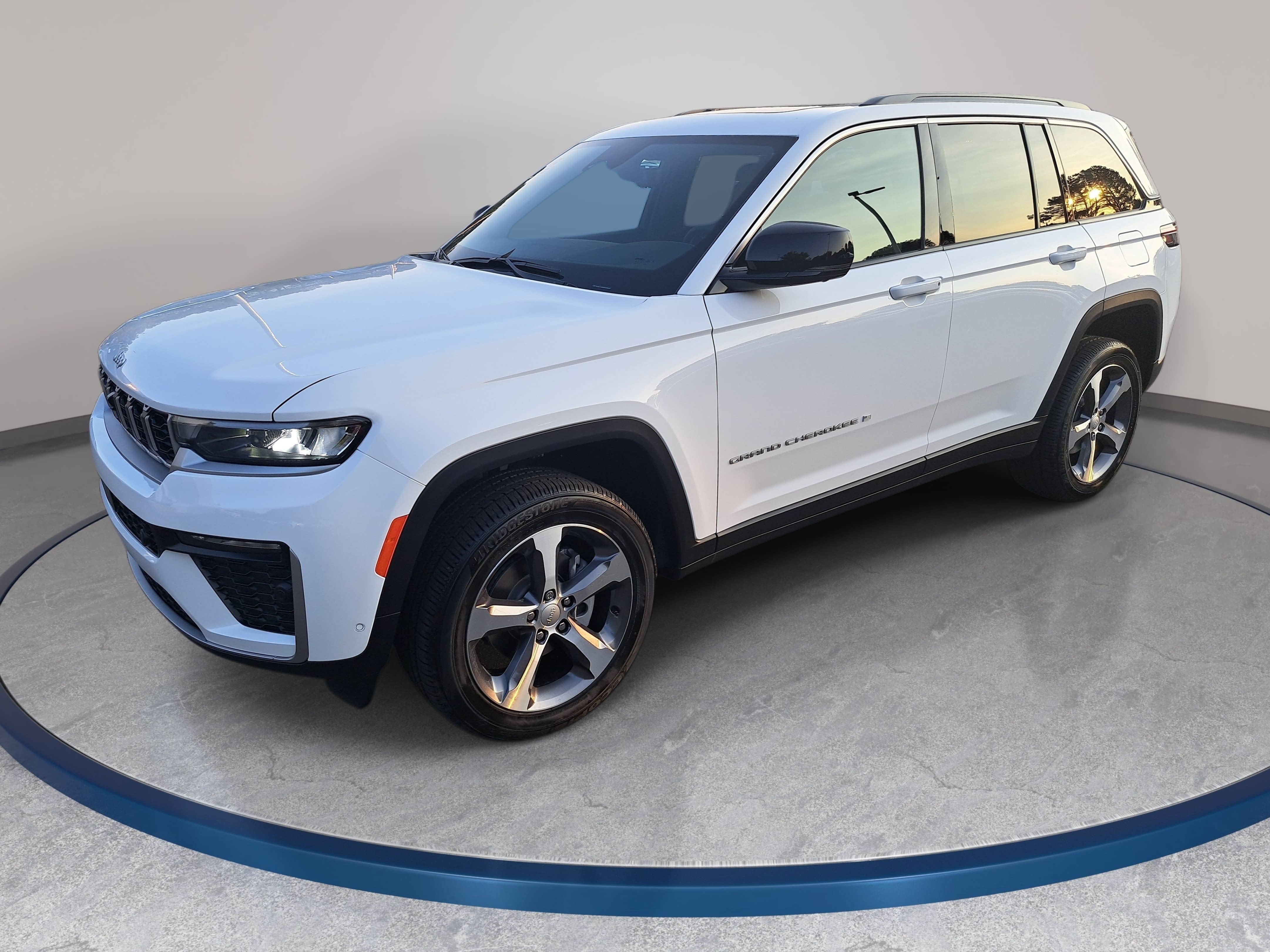 New 2026 Jeep Grand Cherokee Limited w/ Luxury Tech Group II