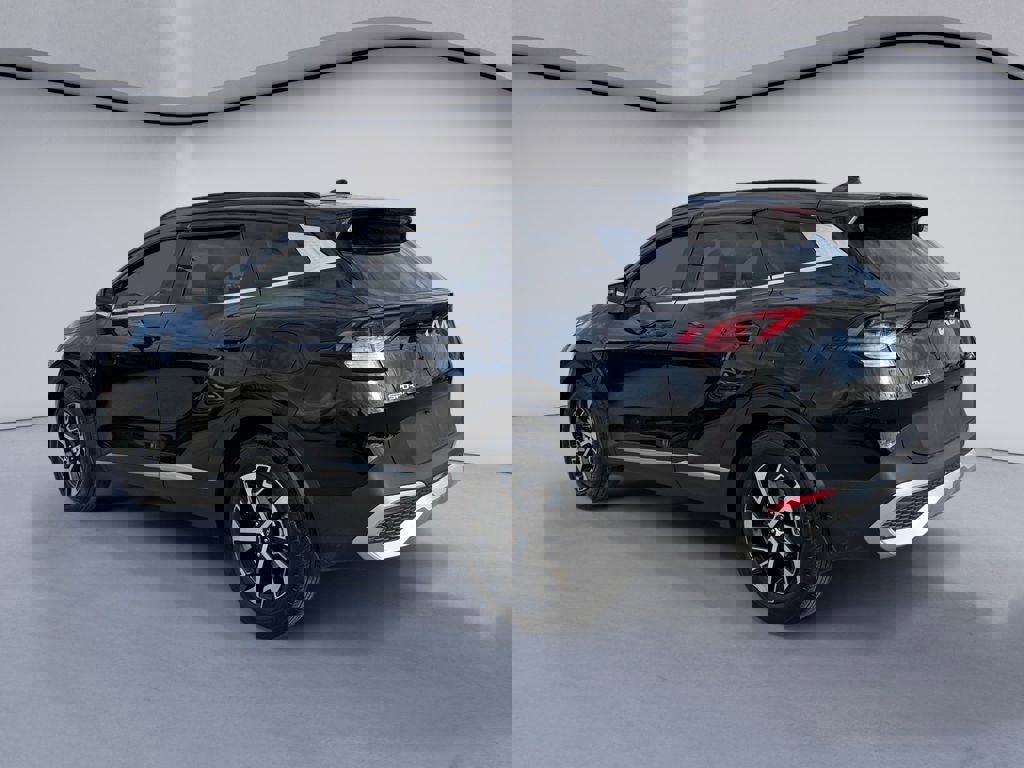 Used 2025 Kia Sportage EX w/ Premium Package image 3