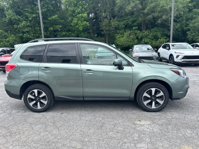 Used 2017 Subaru Forester 2.5i Premium AWD/4WD image 2