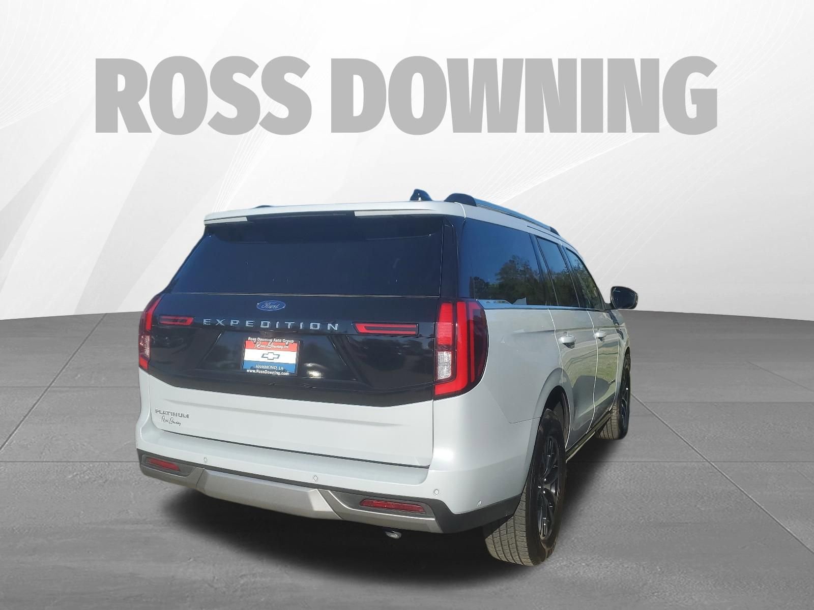 Used 2025 Ford Expedition Platinum image 4