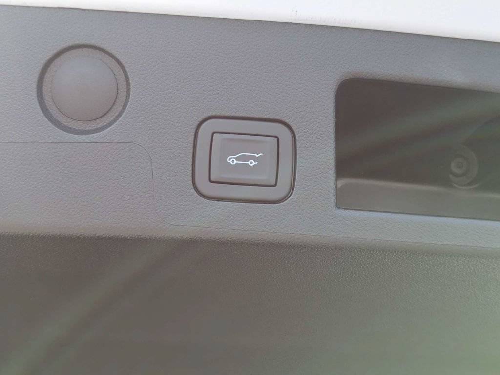 New 2027 Chevrolet Equinox RS w/ Safety and Technology Package FWD image 14