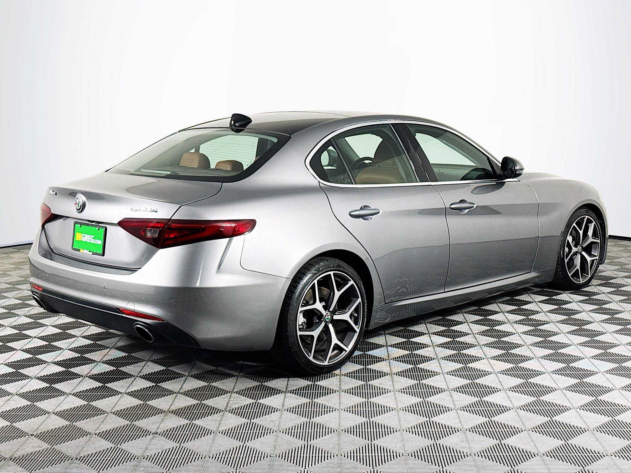 Used 2019 Alfa Romeo Giulia Ti image 10