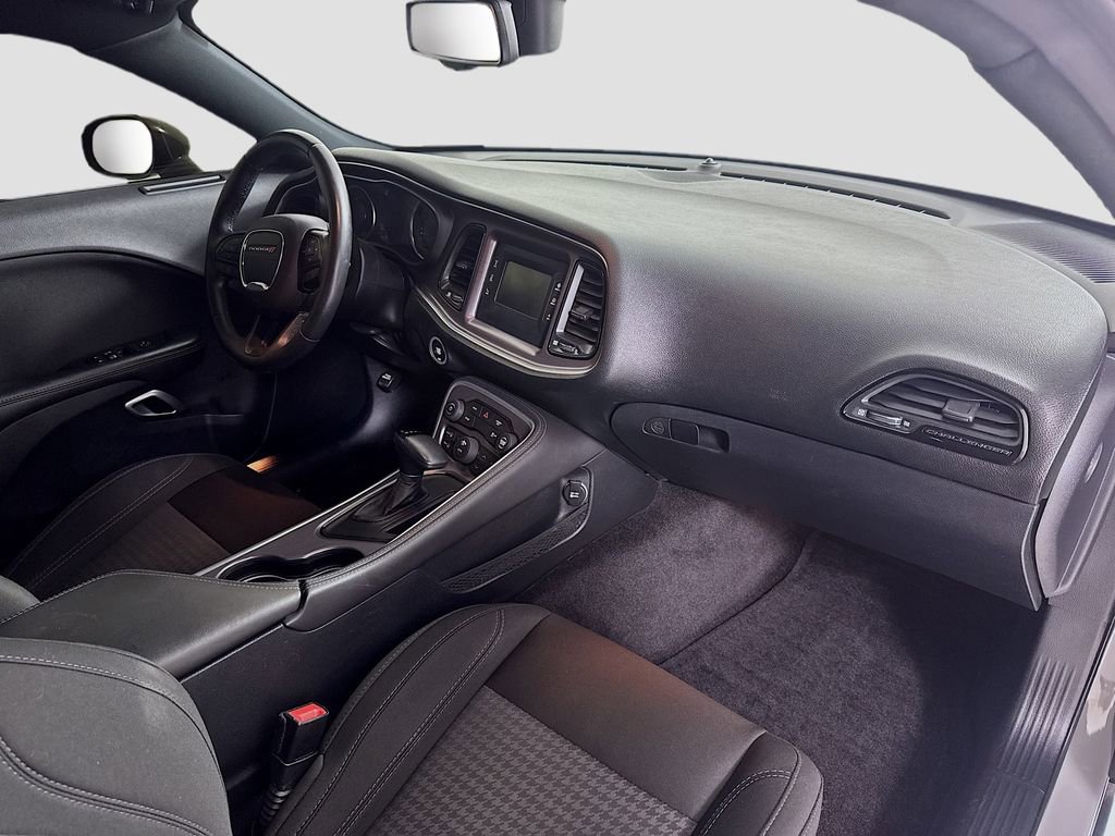 Used 2017 Dodge Challenger R/T RWD image 26