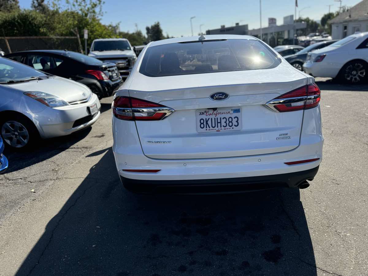 Used 2019 Ford Fusion SE image 5
