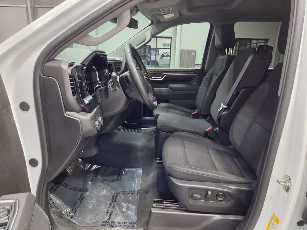 Used 2025 Chevrolet Silverado 2500 LT w/ Convenience Package AWD/4WD image 33