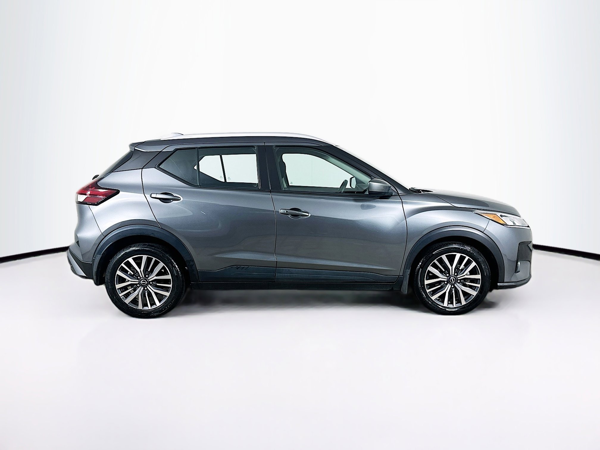 Used 2023 Nissan Kicks SV FWD image 10