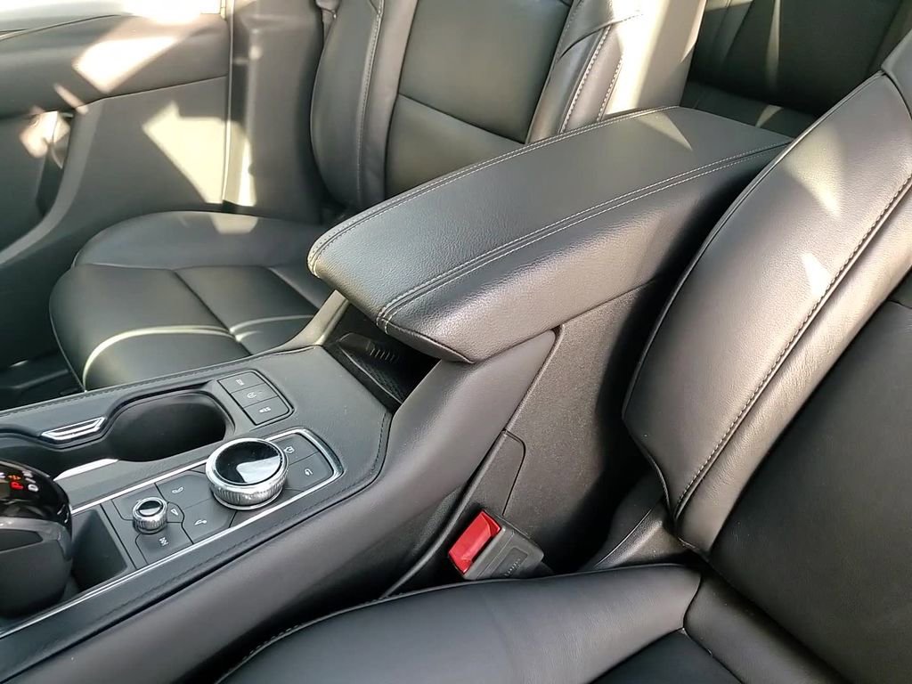 Used 2022 Cadillac XT4 Premium Luxury w/ Enhanced Visibility Package image 21