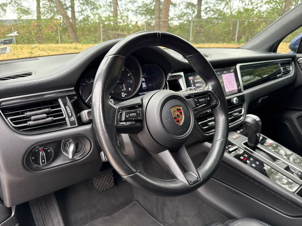 Used 2023 Porsche Macan AWD/4WD image 12