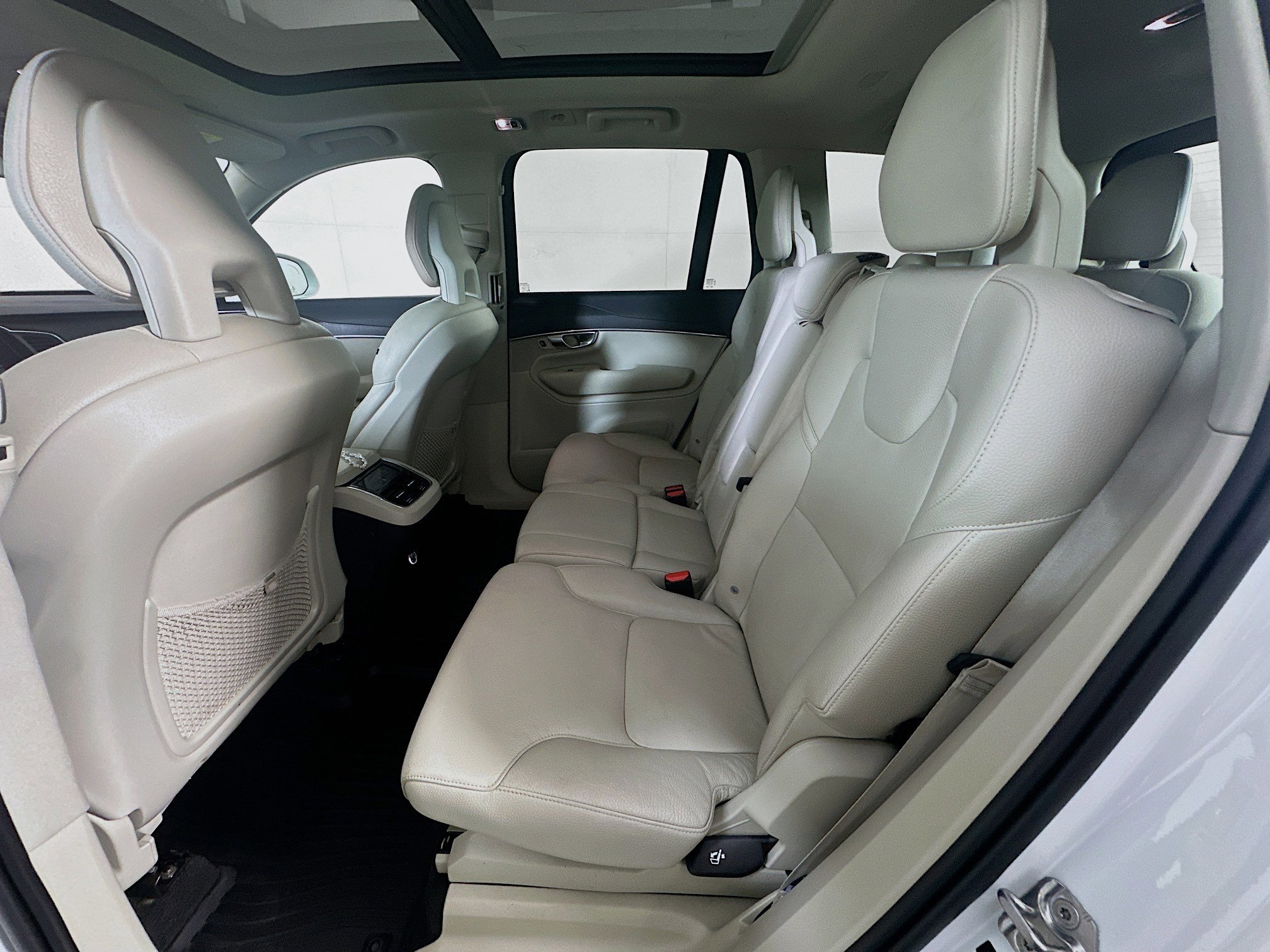 Used 2020 Volvo XC90 T5 Momentum FWD image 30