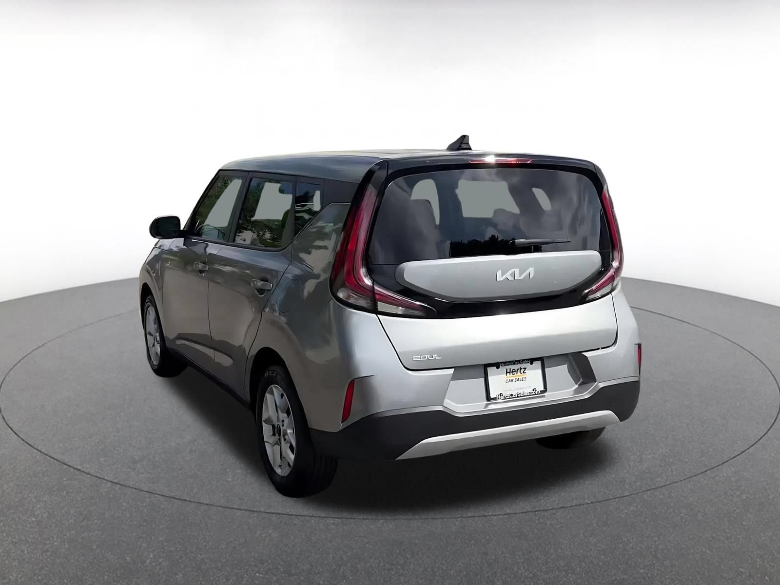 Used 2025 Kia Soul LX w/ LX Technology Package FWD image 11