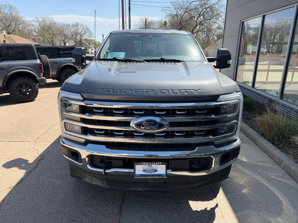 Used 2023 Ford F350 Lariat AWD/4WD image 2