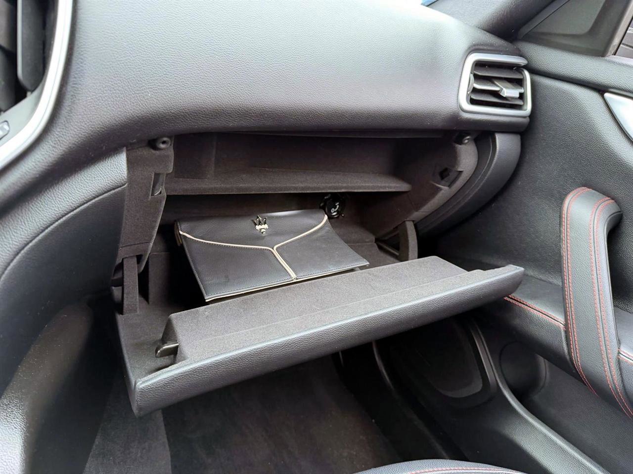 Used 2018 Maserati Ghibli S Q4 AWD/4WD image 28