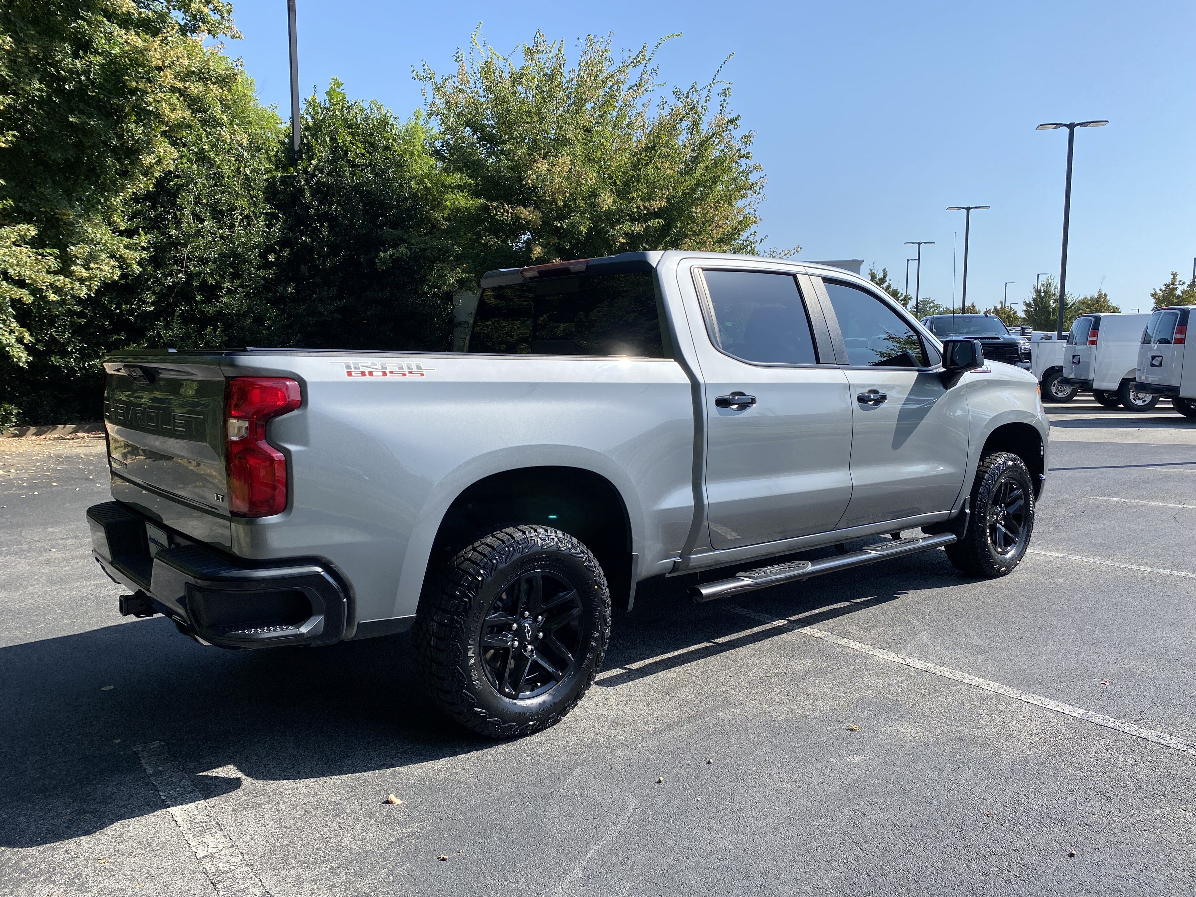 Used 2024 Chevrolet Silverado 1500 LT Trail Boss w/ Convenience Package II AWD/4WD image 9