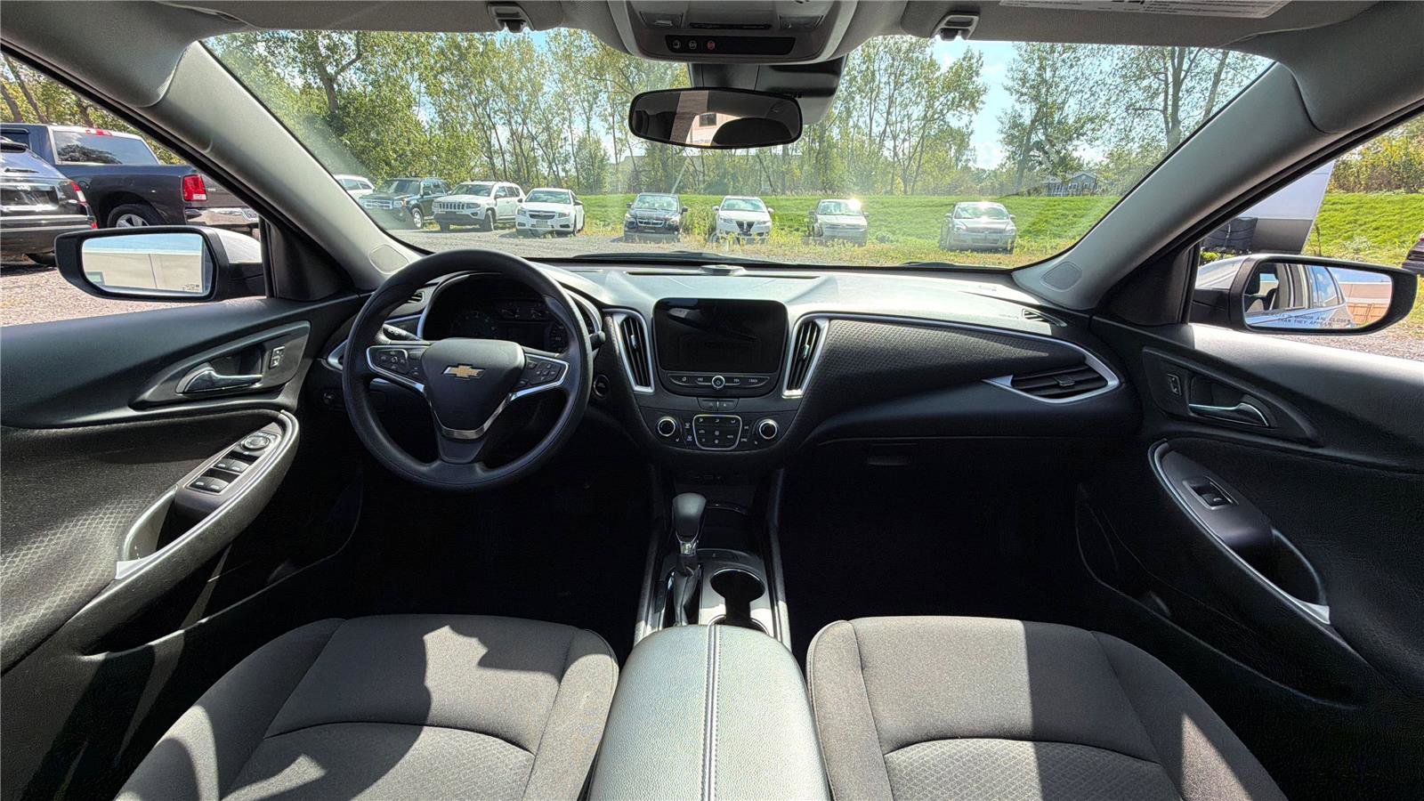 Used 2023 Chevrolet Malibu LT image 19
