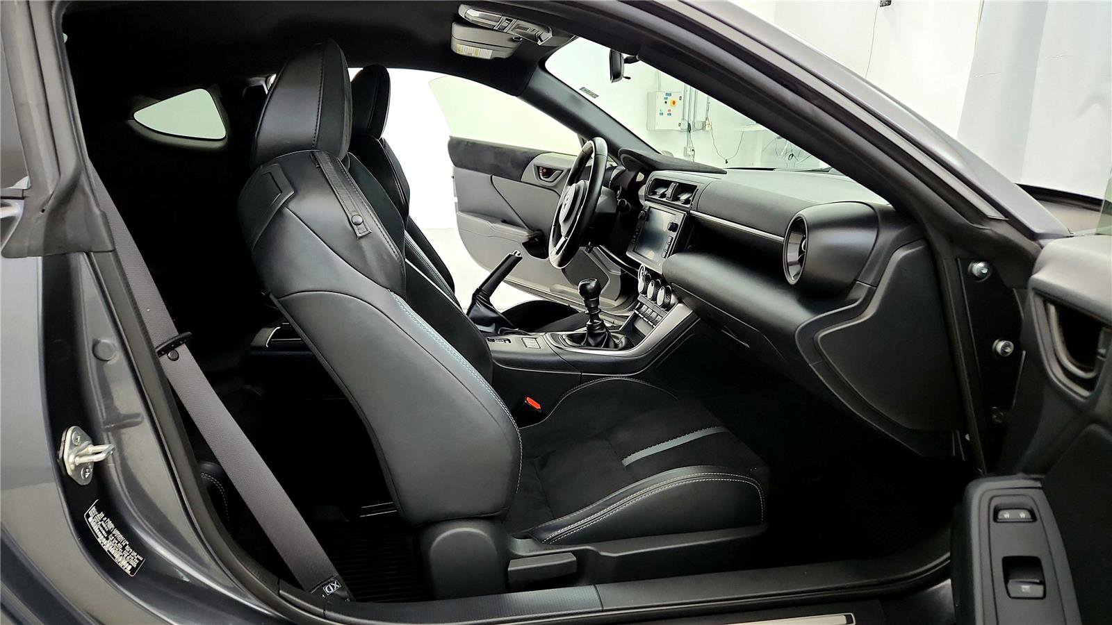 Used 2023 Toyota GR86 Premium w/ ALL Weather Mat Package (TMS) RWD image 16
