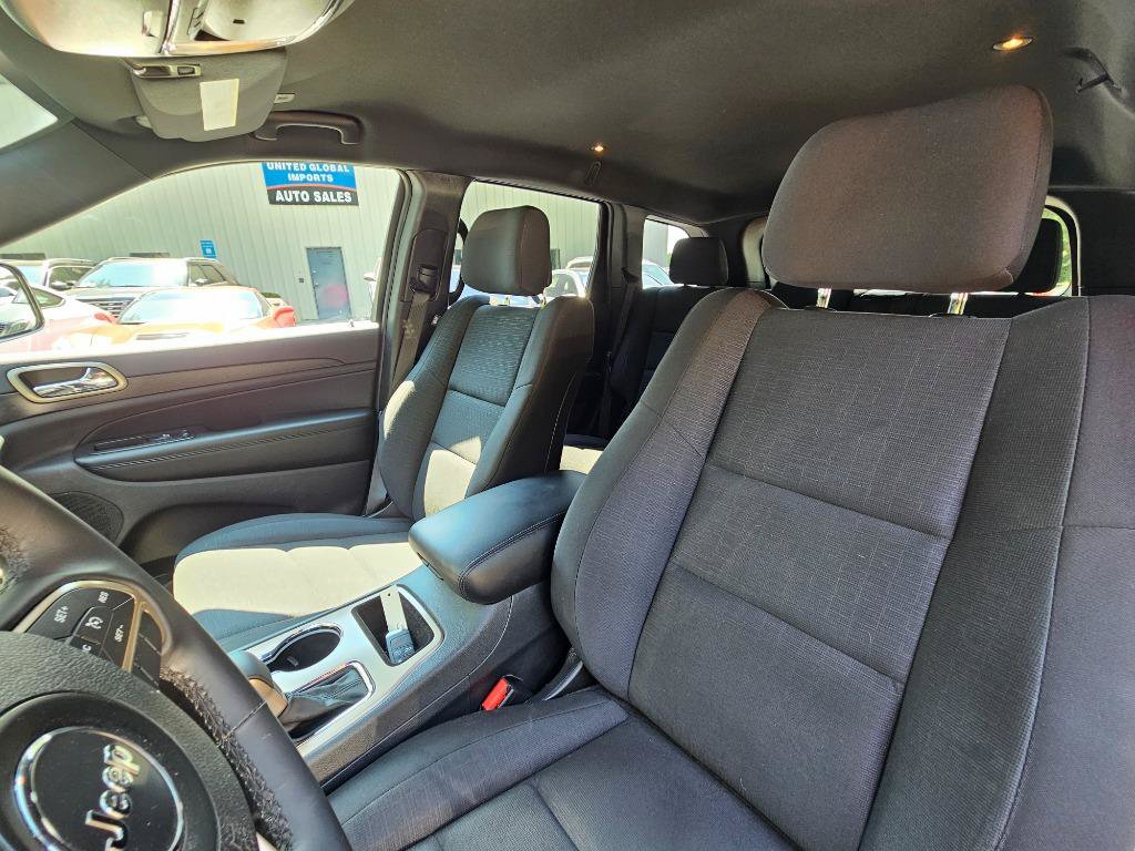 Used 2017 Jeep Grand Cherokee Laredo w/ Quick Order Package 2BE RWD image 23