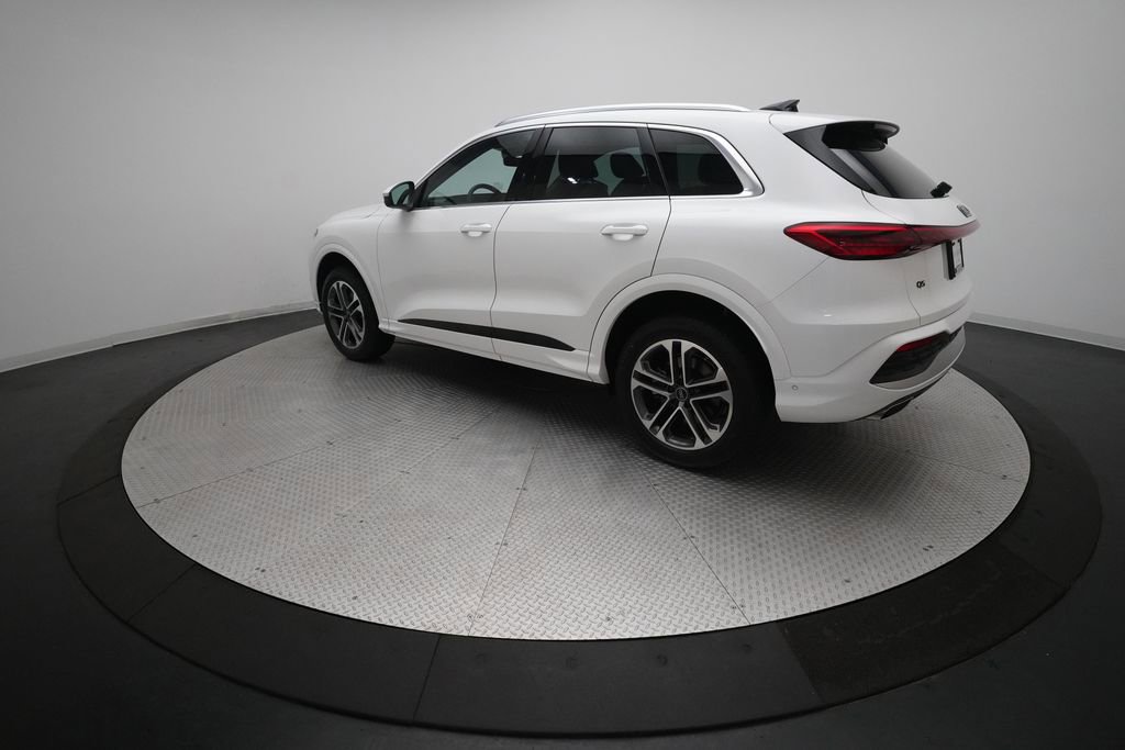 Used 2025 Audi Q5 Premium w/ Convenience Package image 9