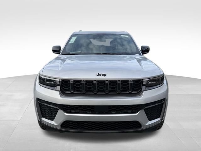 New 2026 Jeep Grand Cherokee Altitude image 2