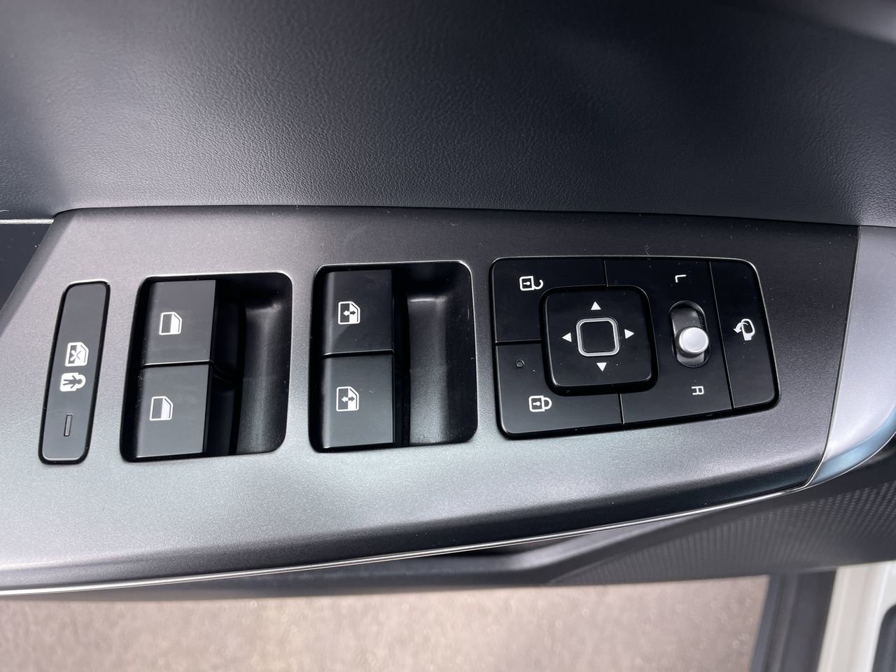 Certified 2024 Kia EV6 Light AWD/4WD image 18