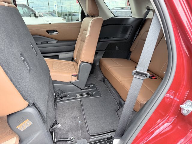 New 2026 Nissan Pathfinder Platinum AWD/4WD image 23