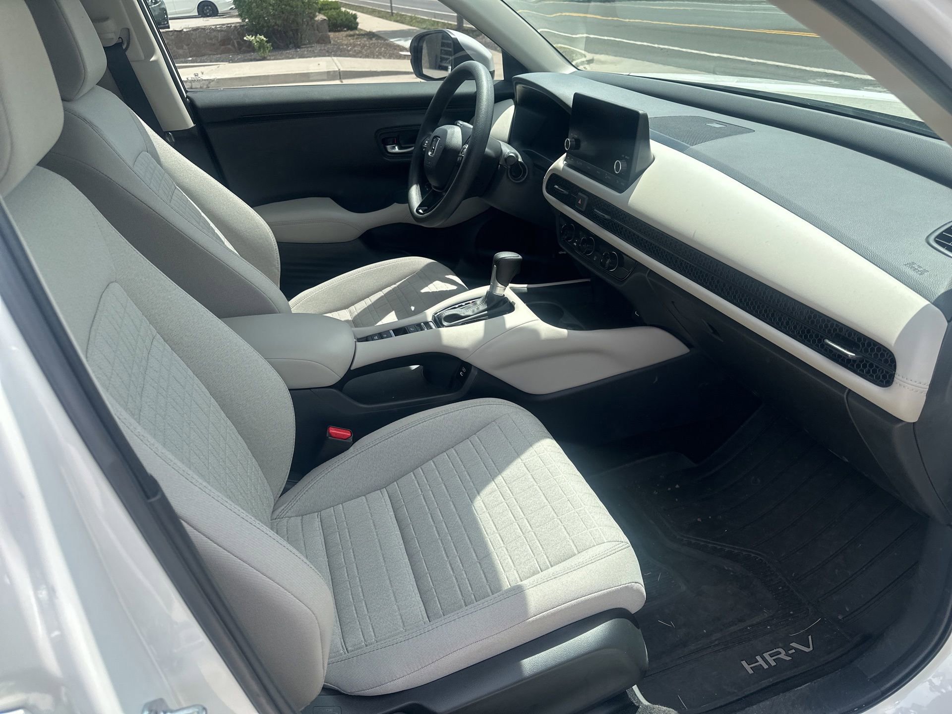 Used 2025 Honda HR-V LX image 15