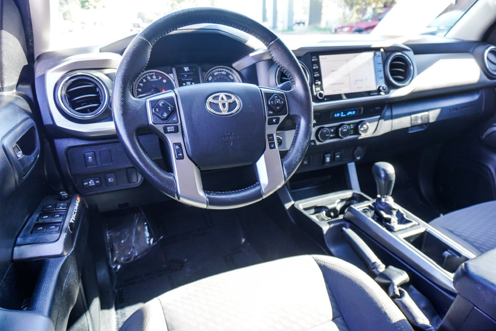 Used 2022 Toyota Tacoma SR5 w/ Technology Package RWD image 12