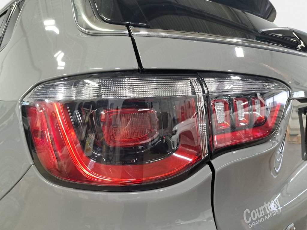 Certified 2023 Jeep Compass Latitude image 31