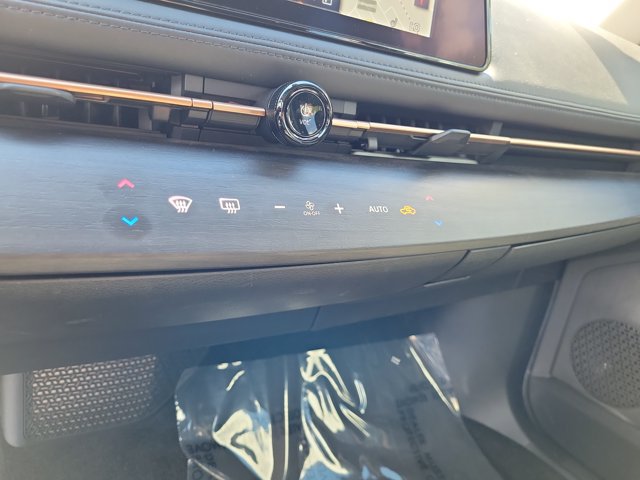 Used 2023 Nissan Ariya FWD image 32