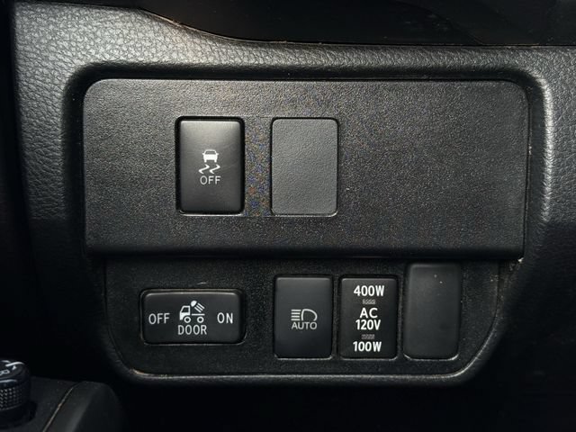 Used 2022 Toyota Tacoma TRD Off-Road AWD/4WD image 23