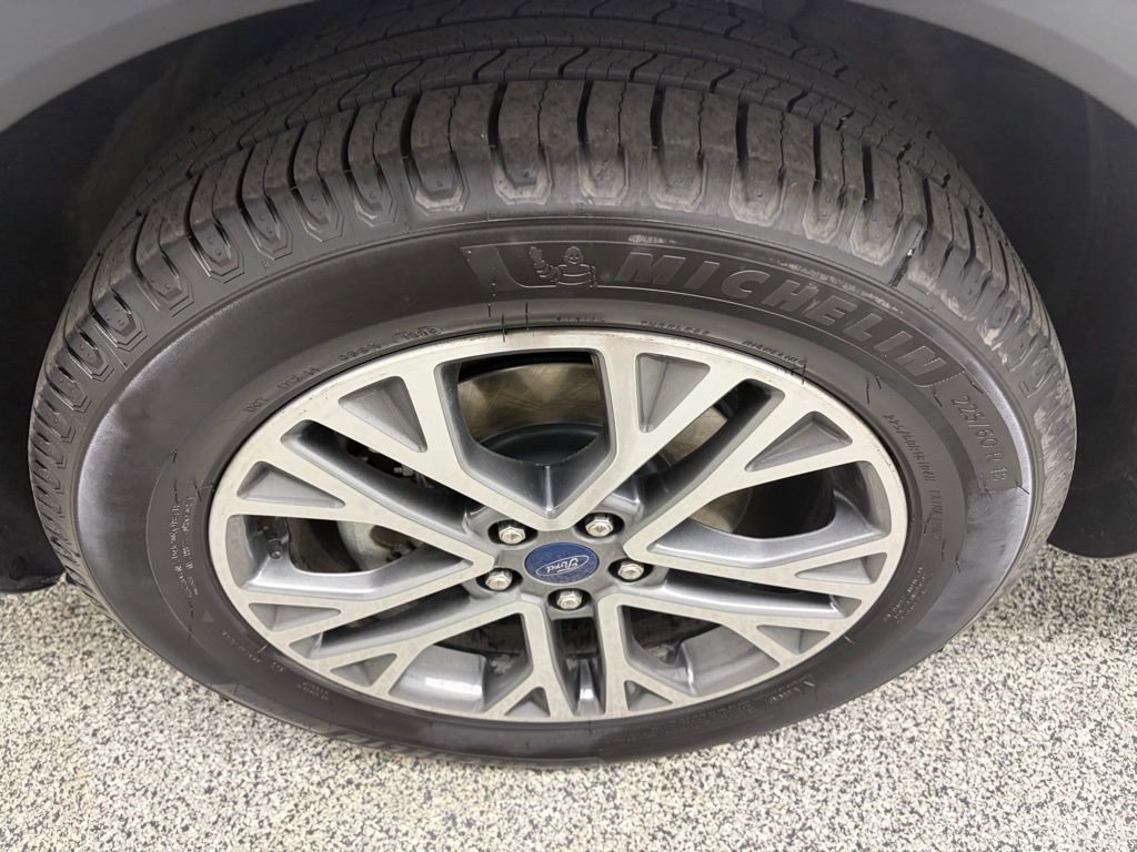 Used 2021 Ford Escape SEL image 9