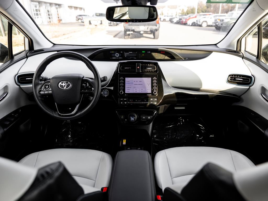 Used 2022 Toyota Prius XLE FWD image 16