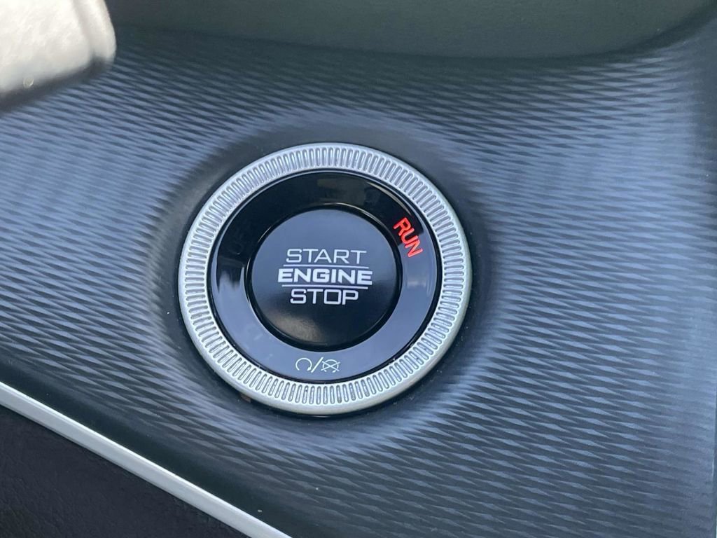 Certified 2025 Jeep Grand Cherokee Altitude image 34
