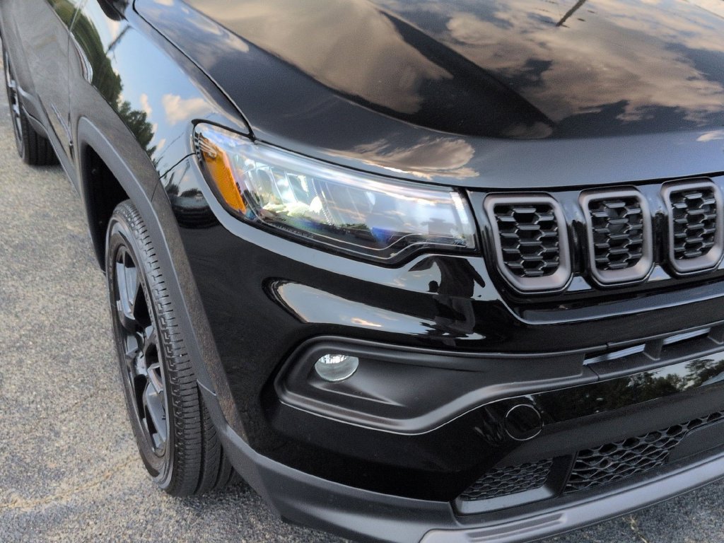 New 2026 Jeep Compass Latitude AWD/4WD image 10