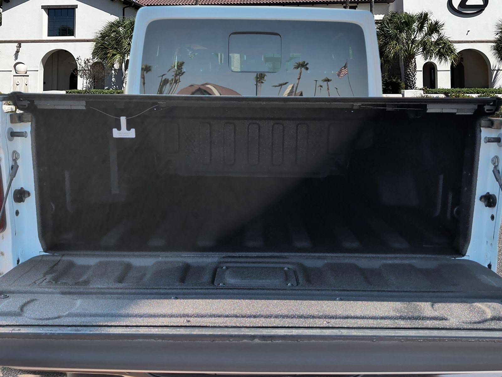 Used 2024 Jeep Gladiator Sport AWD/4WD image 27
