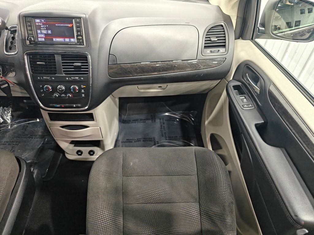 Used 2020 Dodge Grand Caravan SE image 21