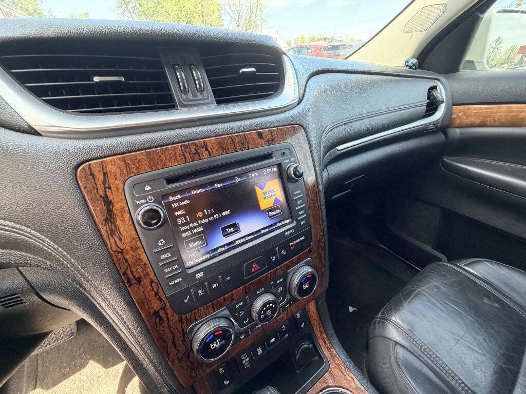 Used 2014 Chevrolet Traverse LTZ FWD image 15