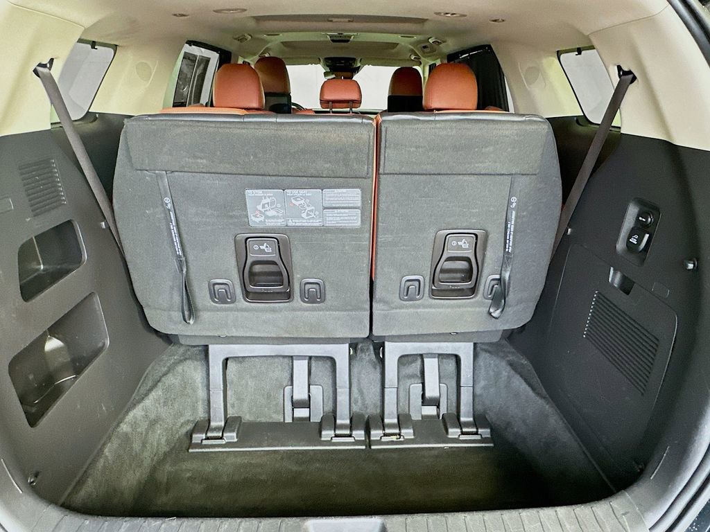 Used 2023 Kia Carnival SX Prestige image 28
