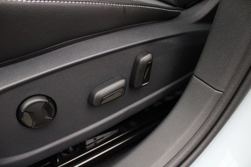 New 2027 Volkswagen Jetta SE FWD image 3